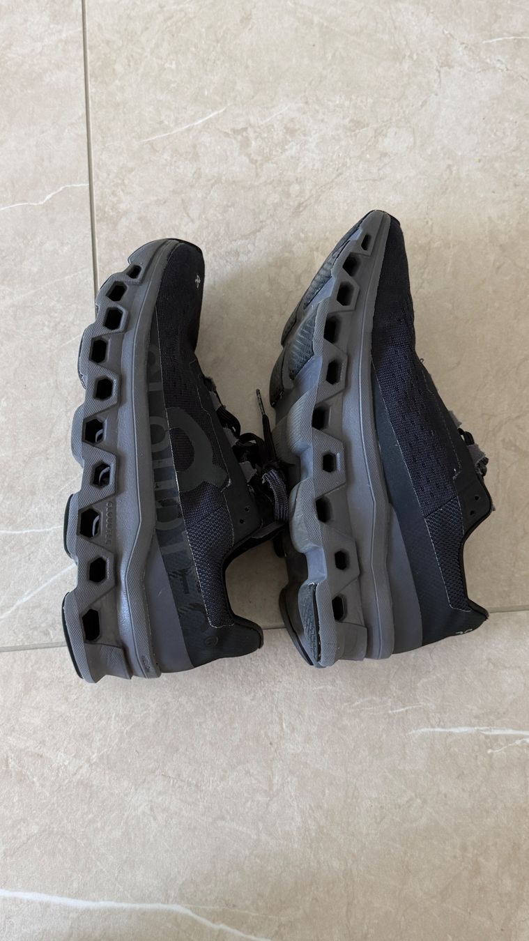 On Scarpe da donna: On cloudmonster – Nuovo (secondo la descrizione) da Oberhasli venduto da san_w6qf 2