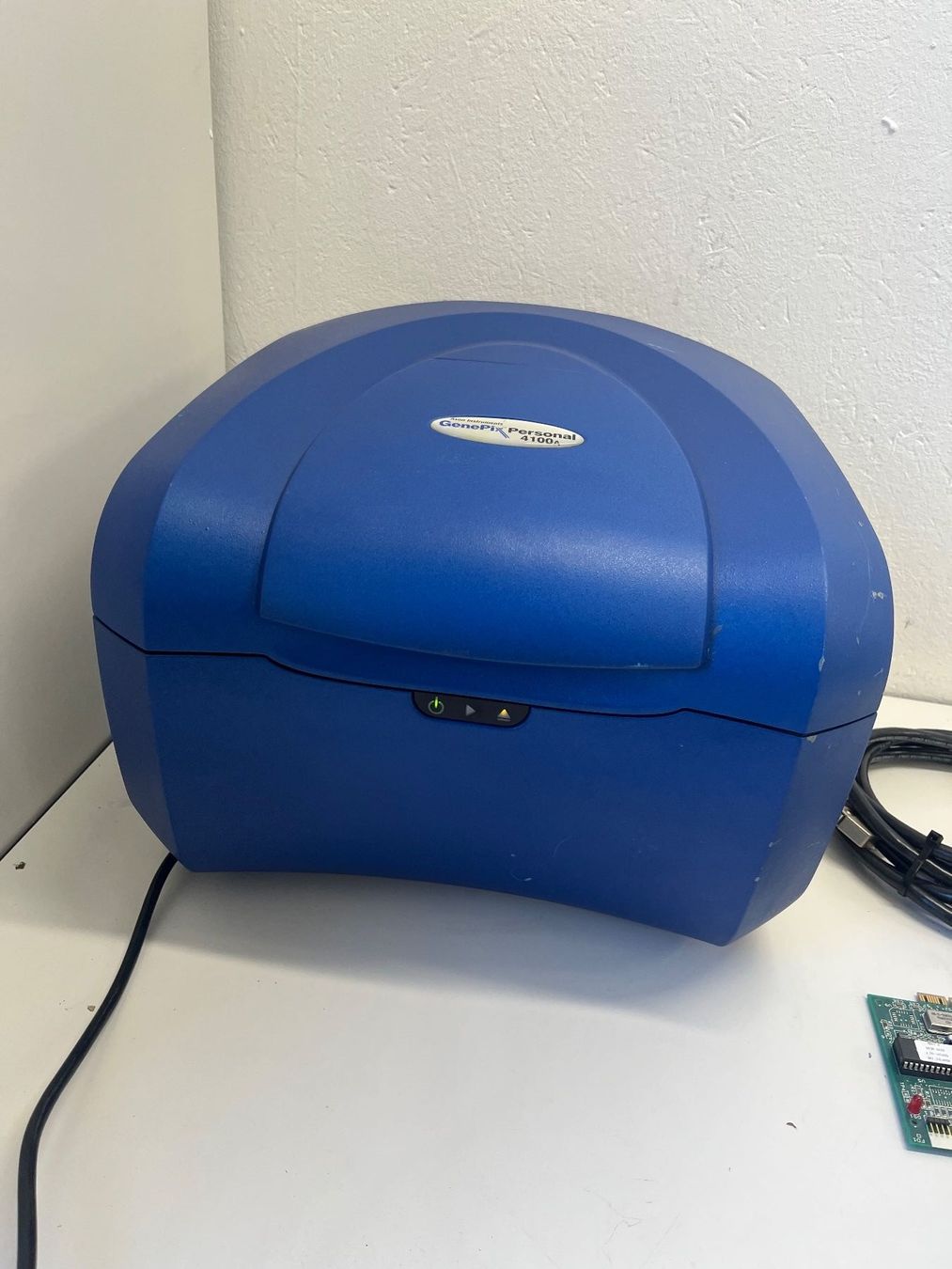 Accessori da laboratorio: Axon Labs GenePix Personal 4100A inkl. SCSI Interface Karte – Usato da Niederdorf venduto da LeptonAG_Labor 5