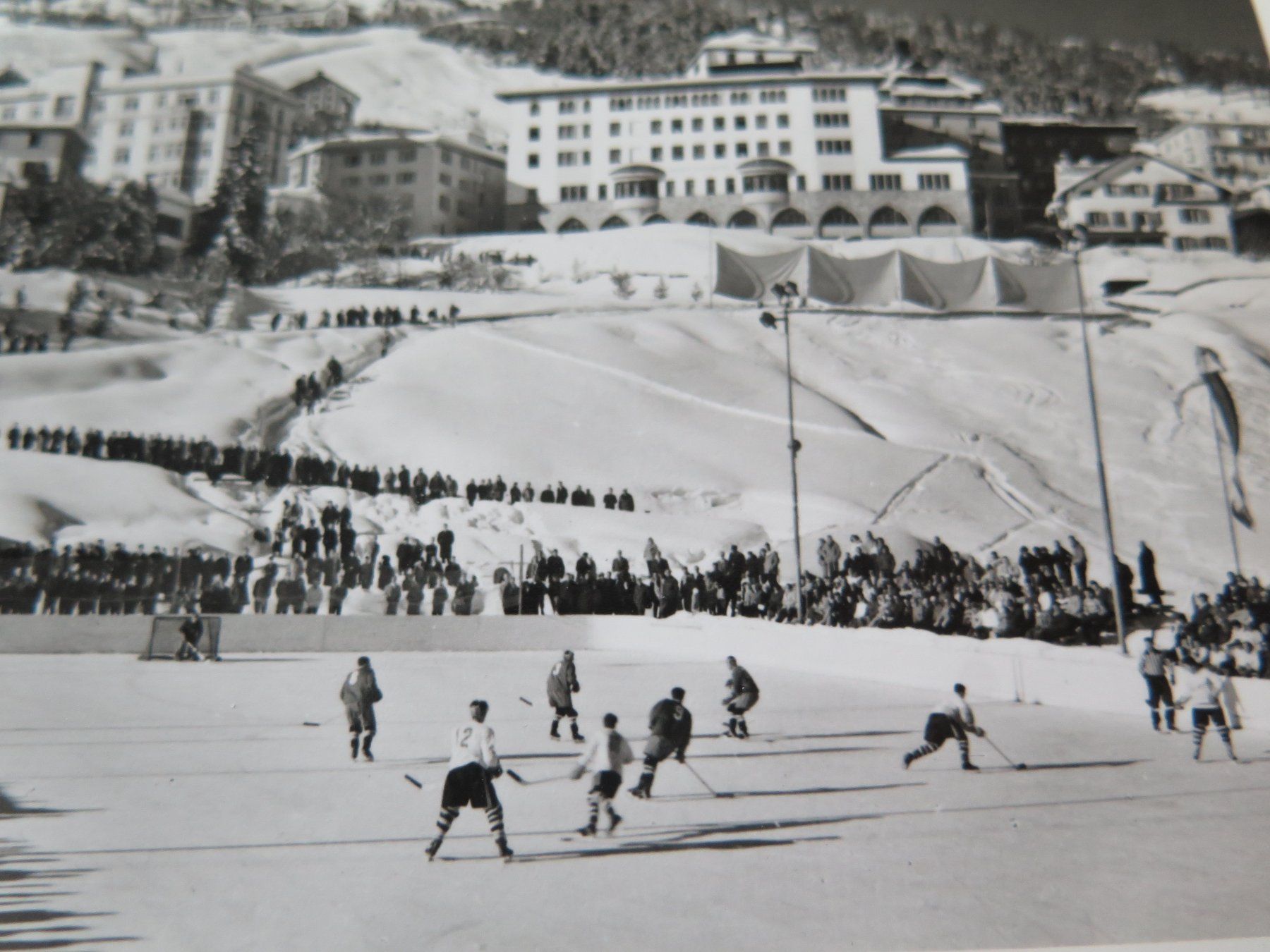 Cartoline postali: ST. MORITZ - EISHOCKEY – Usato da Wittenbach venduto da lipasal 1