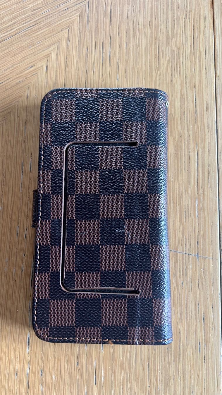 Cover & Protezioni schermo: Handyetui Karo Muster Klappbar Braun Neu – Nuovo (secondo la descrizione) da Schübelbach venduto da Dolly990_2