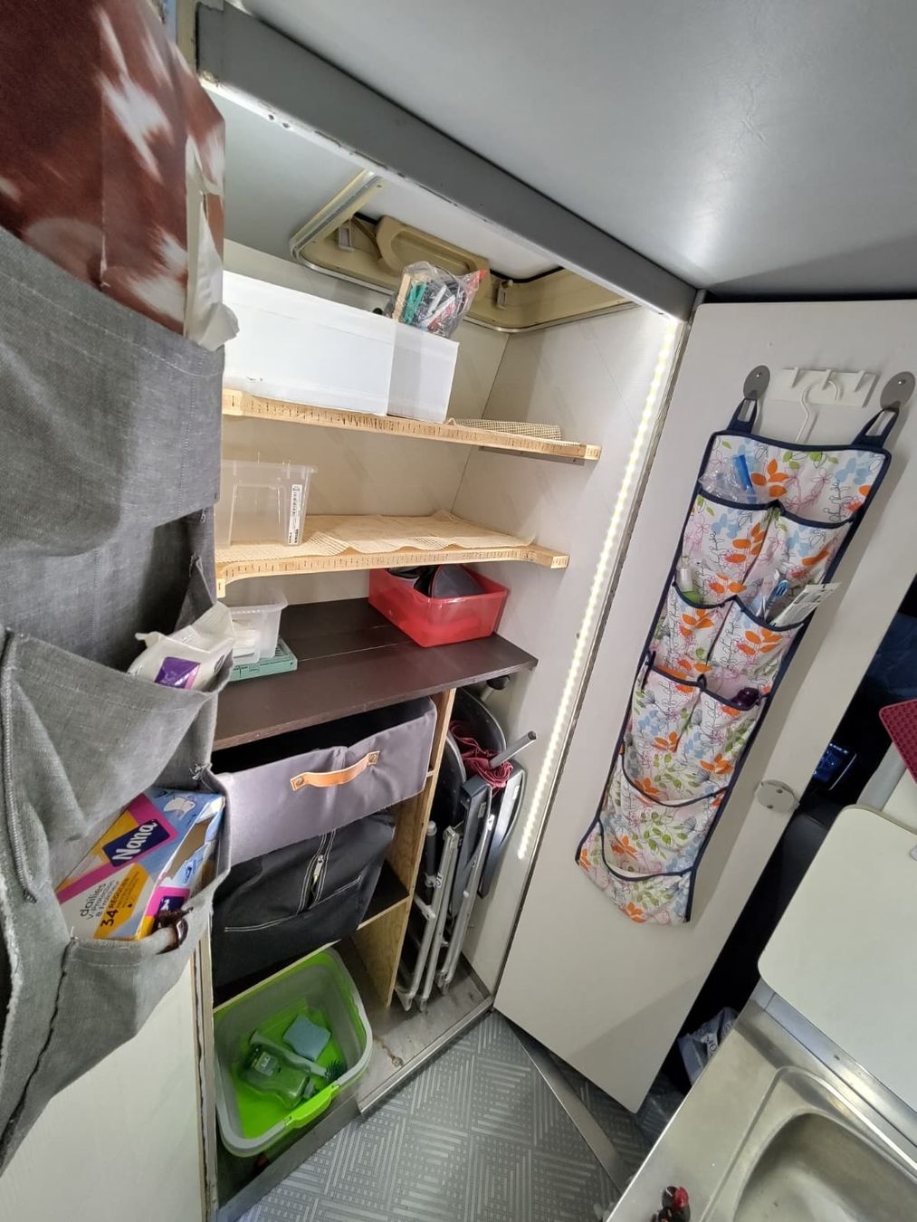 Renault Veicoli da campeggio: Renault Trafic Camper – Usato da Brittnau venduto da Kwatschkopf 4