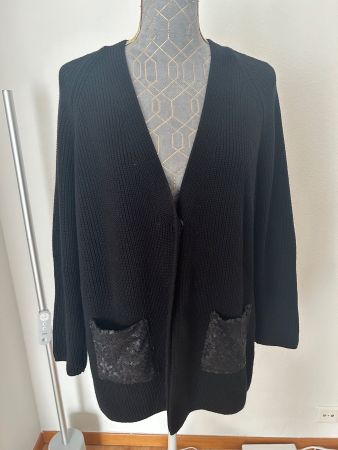 Neuwertige Schwarze Strickjacke mit Pailletten Gr.L