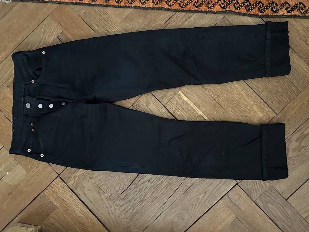 Jeans: 2 Levis Jeans  1x Blue Denim & 1x Schwarz  – D'occasion à Winterthur par jen_6bzw 2