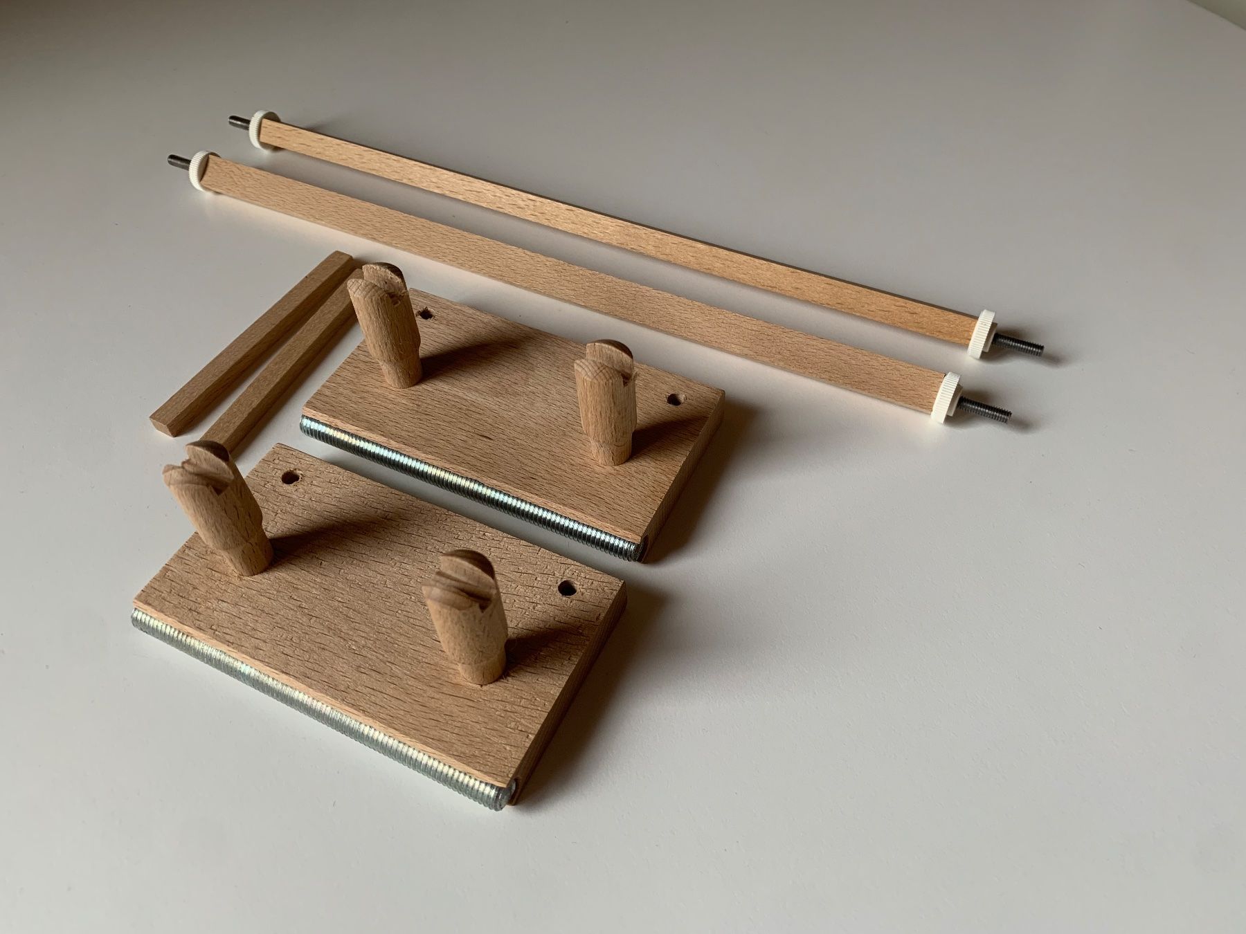 Telai per tessitura: Holz Hand-Webrahmen – Usato da Zürich venduto da Leonieonie. 2