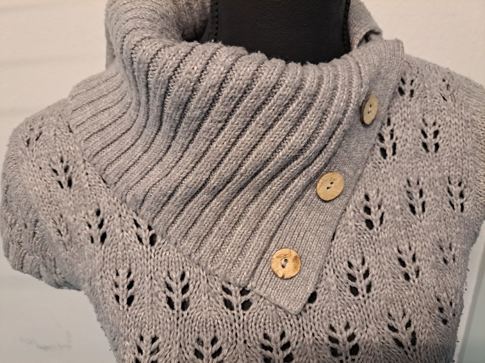 Stradivarius Vestiti: Srickkleid von Stradivarius – Usato da Basel venduto da kru_m5x5 2