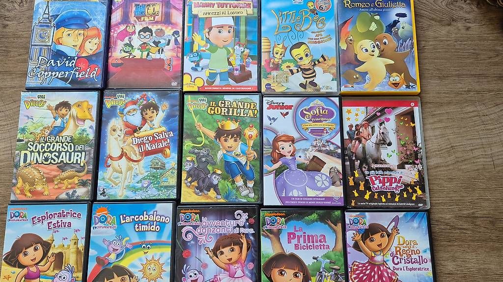 Tutti i DVDs: 15 DVD per bambini, cartoni animati – Usato da Adelboden venduto da afkcamper