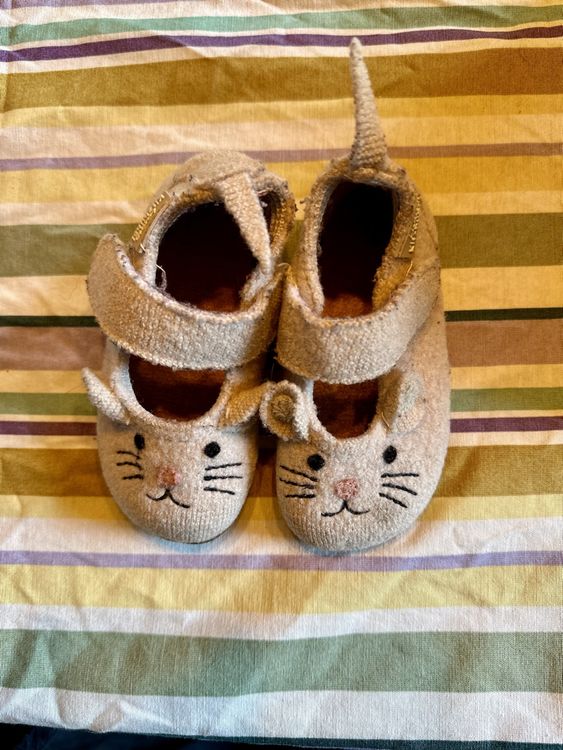 Chaussures filles: Süsse Mäuschen-Hausschuhe Gr. 23 – D'occasion à Winterthur par fcg_q8t5