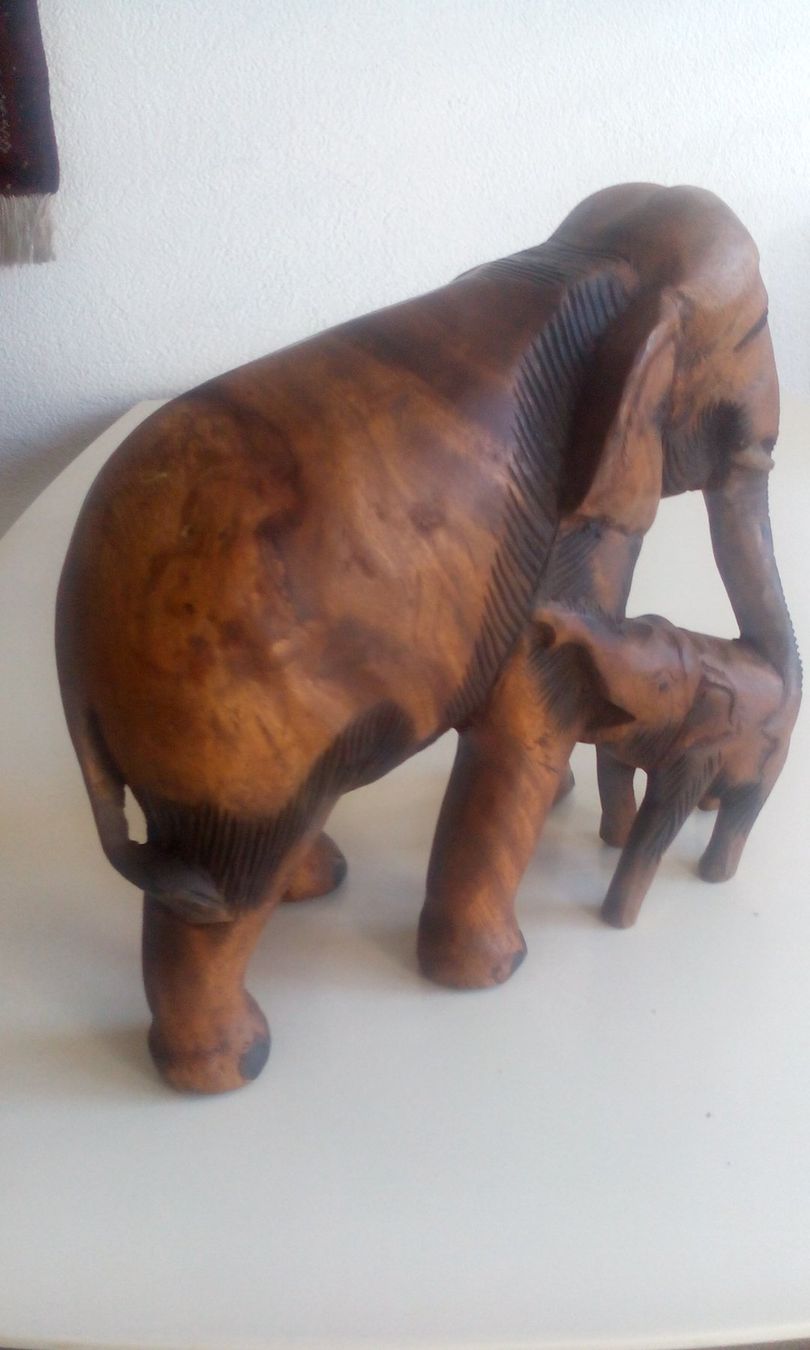 Statuette: ELEPHANTENMUTTER MIT JUNGTIER, EDELHOLZ, CA. 34 CM GROSS – Nuovo (secondo la descrizione) da Wattwil venduto da Pinguin041 1