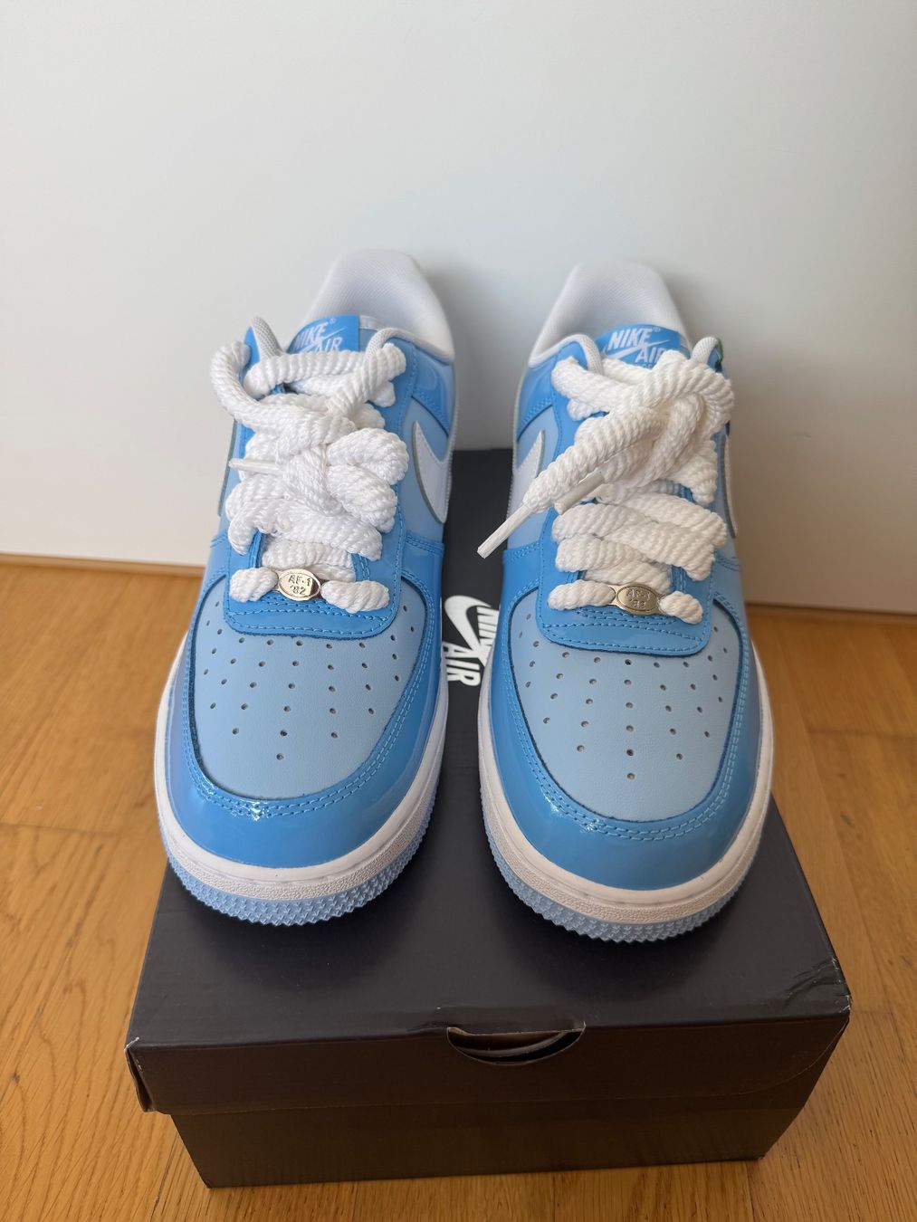 Nike Scarpe da uomo: Nike Air Force 1 Gr:41 LV Phchic Blue – Nuovo (secondo la descrizione) da Sissach venduto da Kicks13 1
