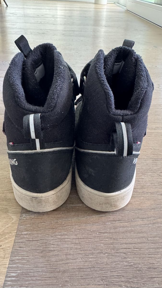 Viking Scarpe per ragazzi: schwarze Viking Winterschuhe Gr.38 – Usato da Moosseedorf venduto da mswalker 3