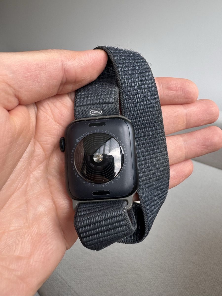Apple Smartwatch: Apple Watch SE 40mm Case - Aluminium – Usato da Zürich venduto da jng_gtm9 1