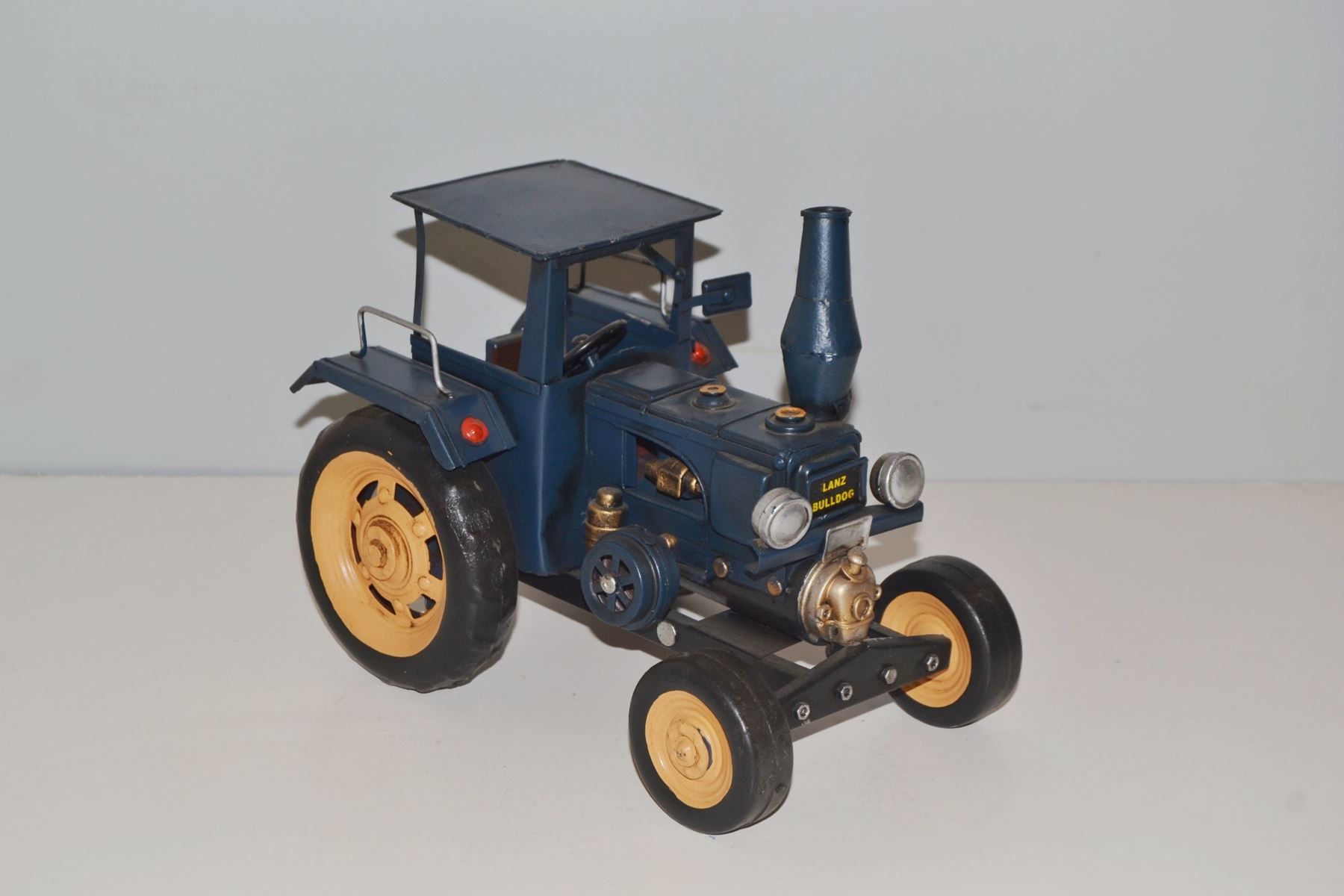 Modellbausätze & Standmodelle: Blechminiatur - LANZ BULLDOG ACKERSCHLEP – Neu und originalverpackt aus Rupperswil von big-one-sale