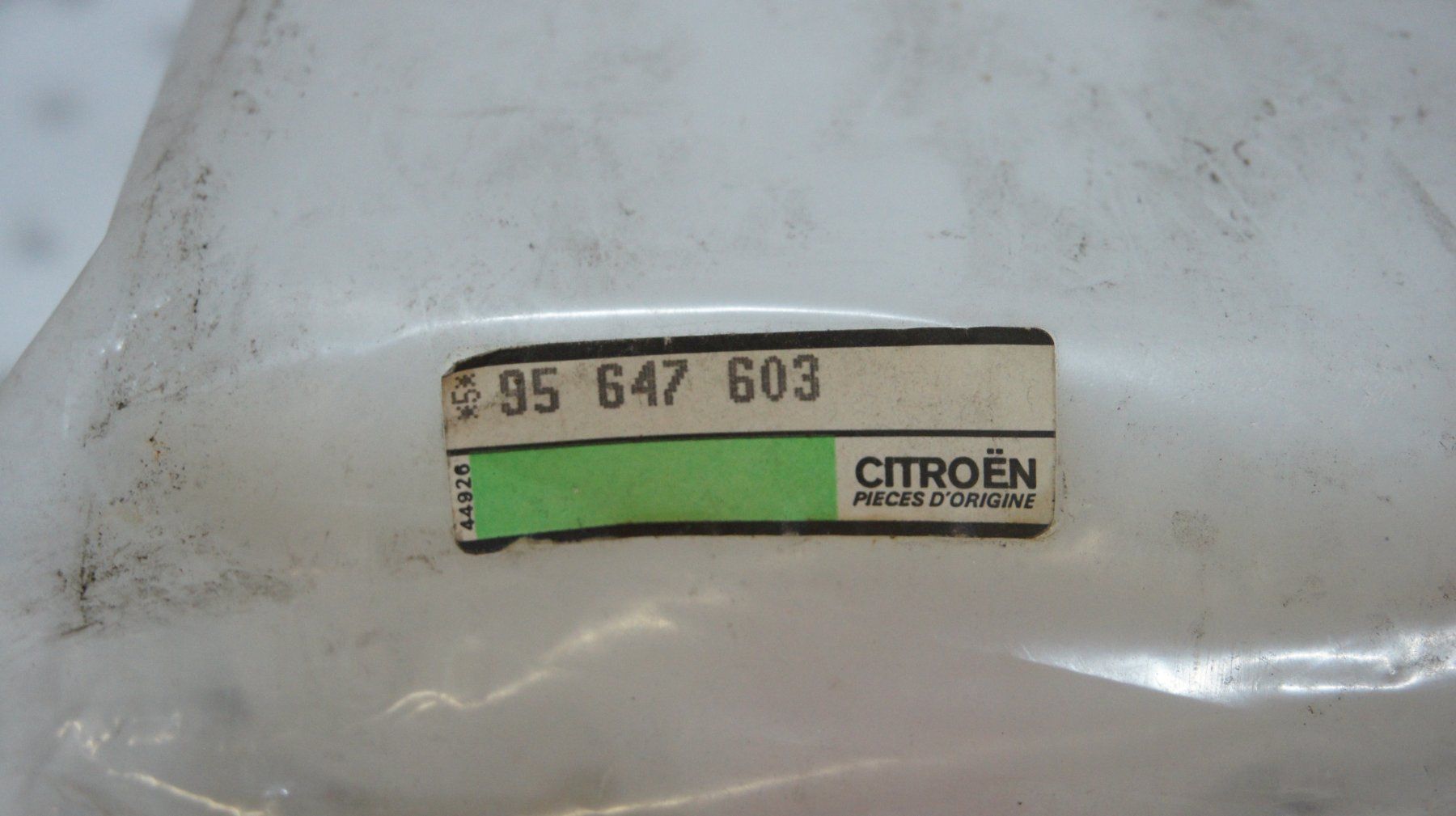 Citroën Tutti pezzi di ricambio auto: Citroën CX Scheibenwaschtank 95647603 – Nuovo e nell'imballaggio originale da Ermenswil venduto da Garage-Foresti 1