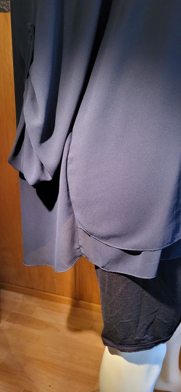 Tuniken: Damen Tunika Viskose- Polyestergem. gr. Xl Dunkelblau – Gebraucht aus Schweizersholz von fuchs06 3