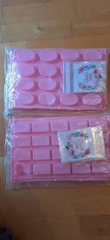 Teglie da forno: Lot de moules silicones pour biscuits, savons... – Usato da La Tine venduto da chrystang 1