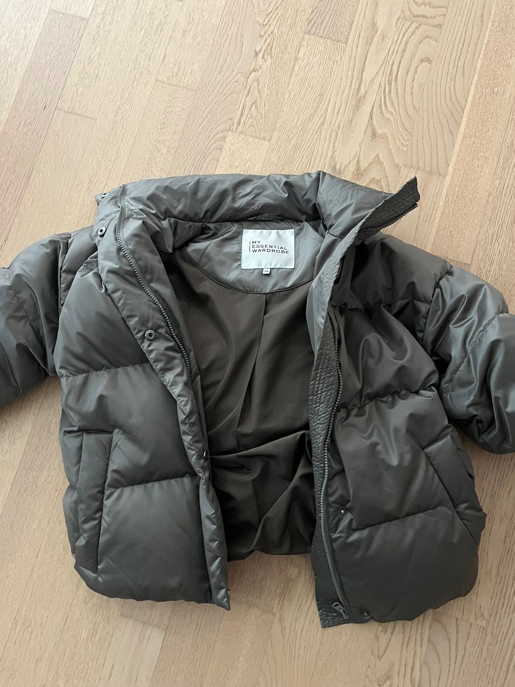 Vestes: My Essential Wardrobe Daunenjacke – D'occasion à Zollikon par Fashionlover6