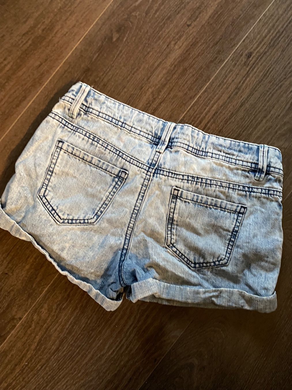 C&A Pantaloni: Short en 140 – Usato da chermignon venduto da pioupioumf 1