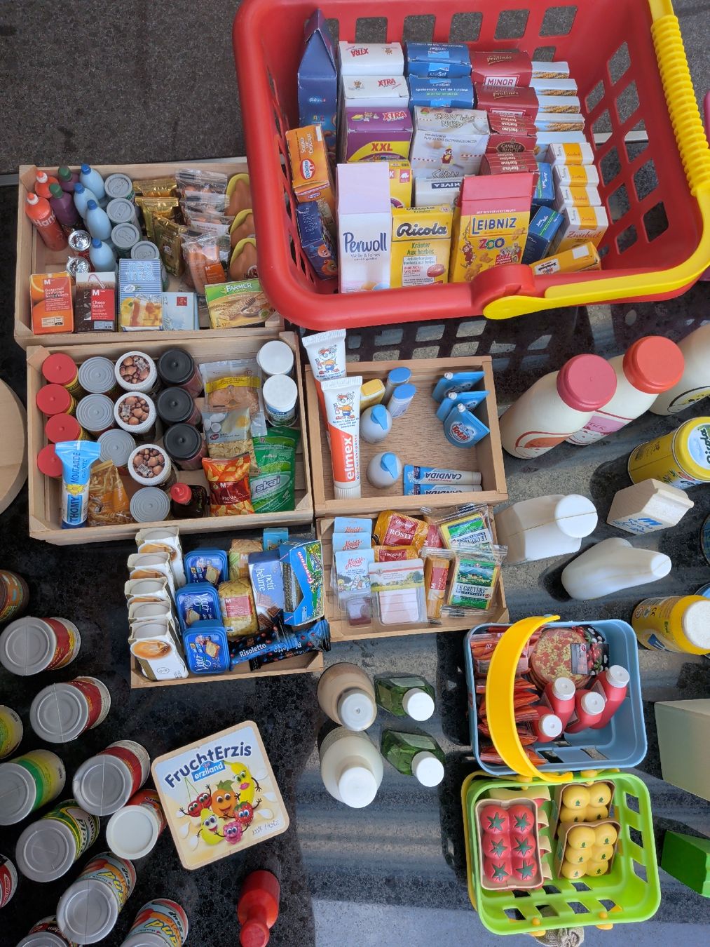 Spielzeuge: Spielzeug Lebensmittel Set – Gebraucht aus Veltheim AG von Andreavonder 2