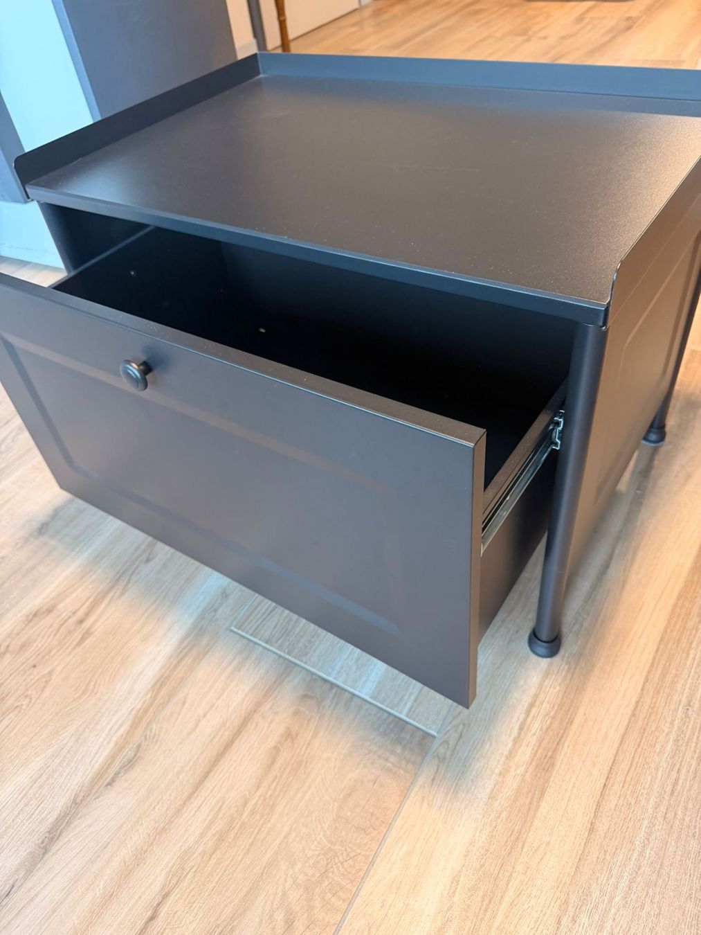 Cassettiere: Meuble de rangement en métal noir – Usato da Bressaucourt venduto da uba_rhf8 2
