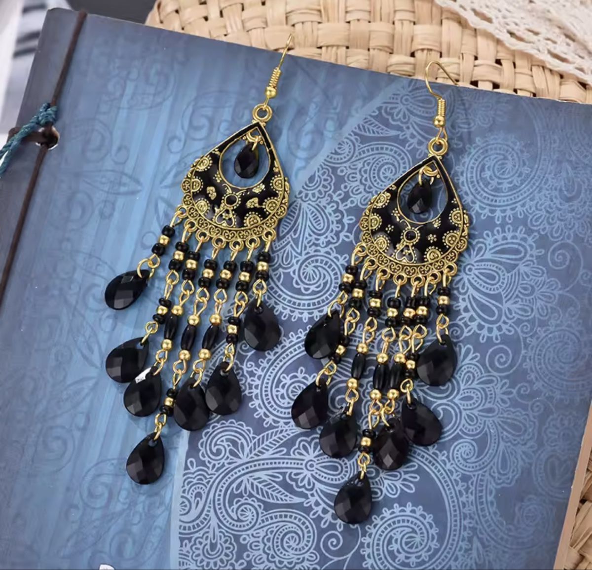 Ohrringe & -stecker: Boucles d’oreilles  – Neu und originalverpackt aus Châtel-St-Denis von Diamond-Mountain 3