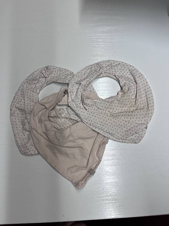 Baby-Mahlzeiten: 3 er Set Lätzchen rosa – Gebraucht aus Filisur von Folle74