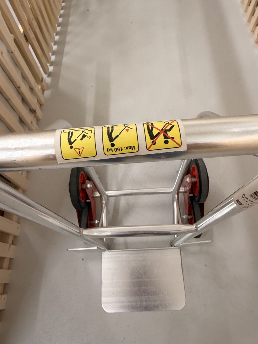 Valises & Sacs: Aluminium Sackkarre Treppensteiger  – D'occasion à Kloten par xhu_pmj7 2