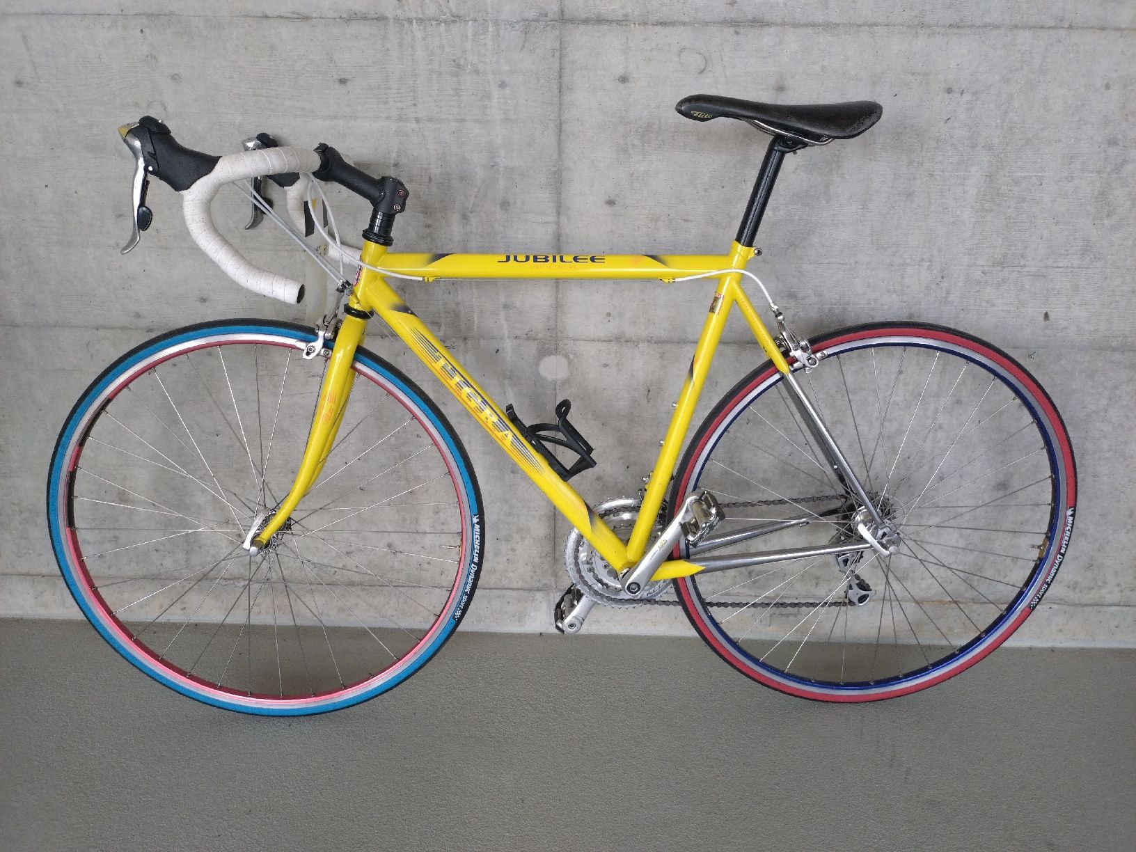 Velos: Tigra Jubilee T51 Ambrosio – Gebraucht aus Farvagny-le-Grand von LaCaverne 1