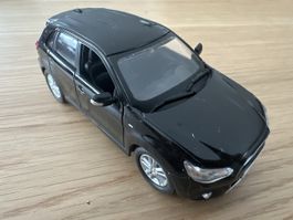 1:43 Modellauto wie auf den Bildern ersichtlich