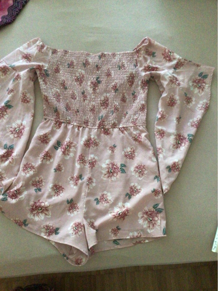 Shein Tute: Schulterfreier Jumpsuit Gr. M – Usato da Steffisburg venduto da lar_x57s