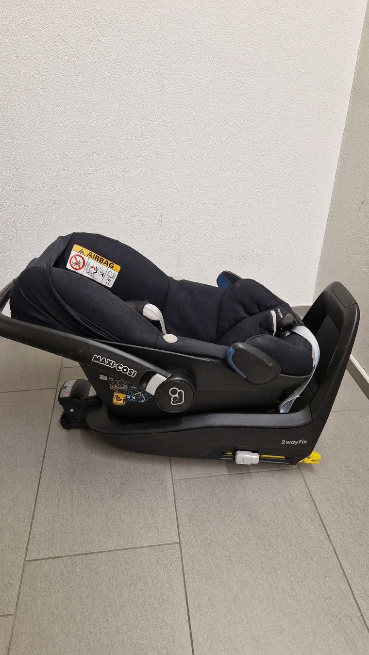 Maxi-Cosi Sièges auto: Maxi Cosi Pebble Plus mit Isofix – D'occasion à Rüti ZH par Dominik333 3