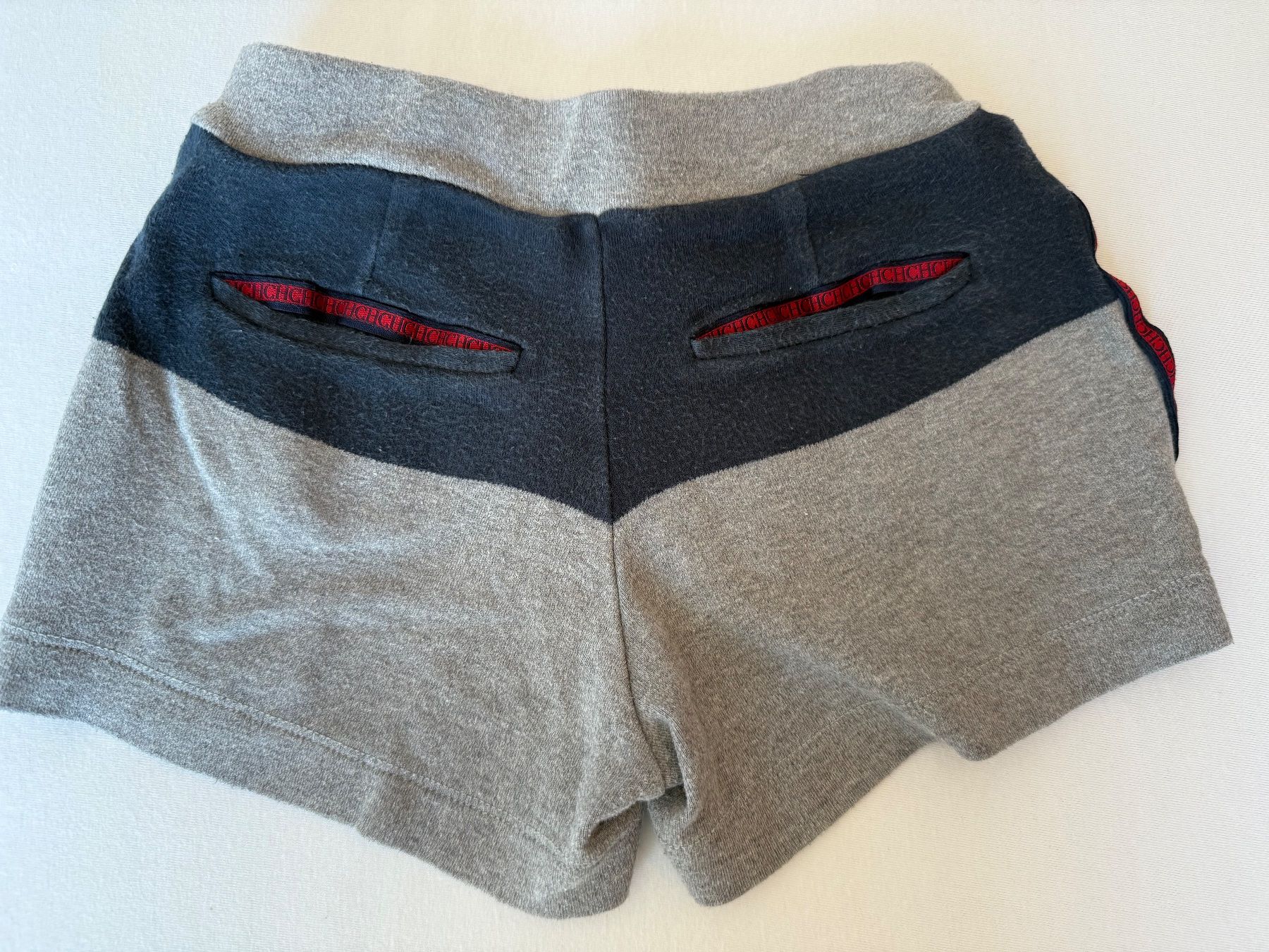 Carolina Herrera Hosen: CH Carolina Herrera Shorts Gr. 74 – Gebraucht aus Küsnacht ZH von schweiz_ch 1