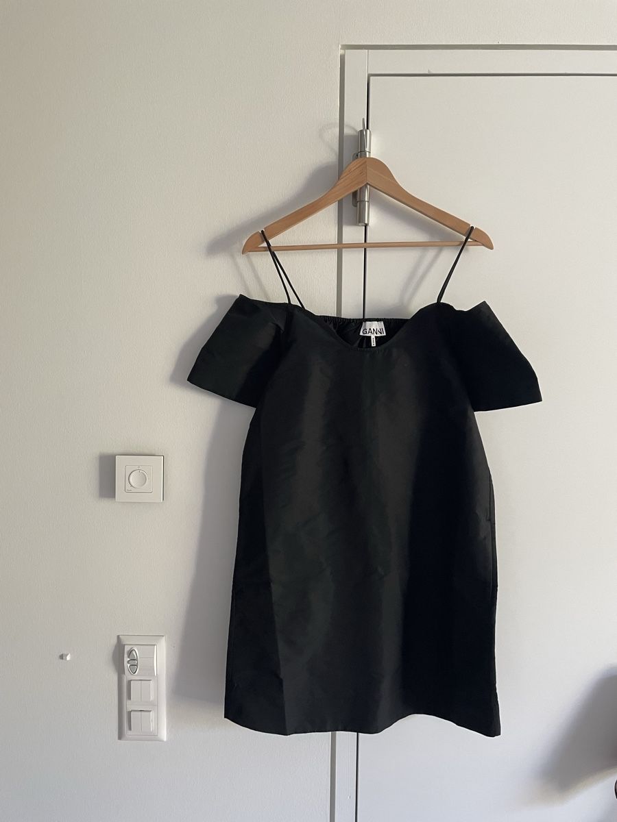 Ganni Robes: GANNI black dress size EU 36 – D'occasion à Basel par ana_6yp9 2