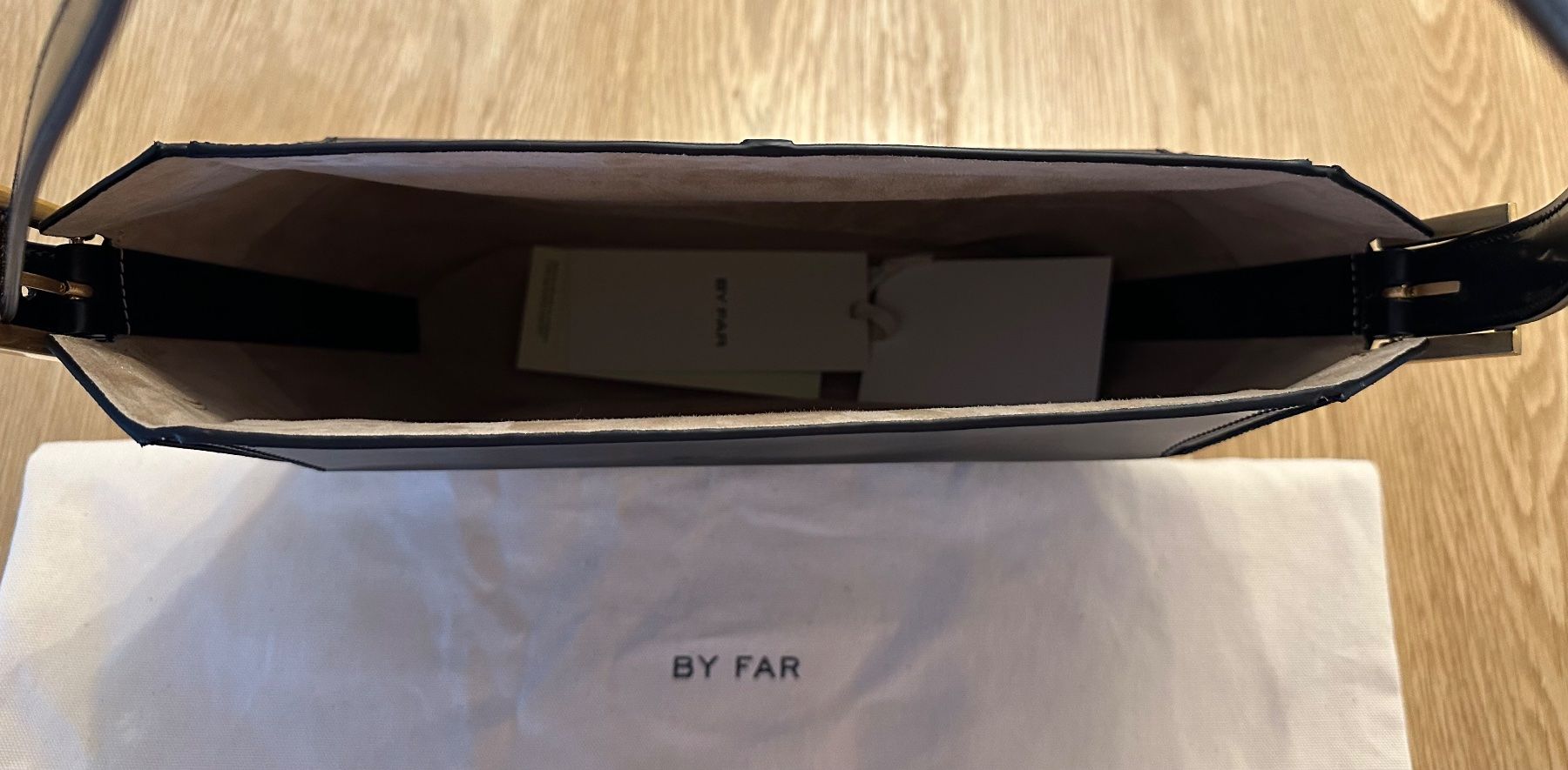 Borse da donna: BY FAR CELESTE Schultertasche aus Leder Damen – Nuovo e nell'imballaggio originale da Zürich venduto da kuz_9ghl 4