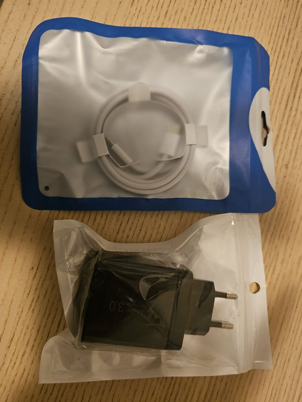 Ladegeräte: Chargeur rapide 4 sorties USB&USB-C +câble USB-C neuf! – Neu und originalverpackt aus Vernier von djoulelatouffe 2