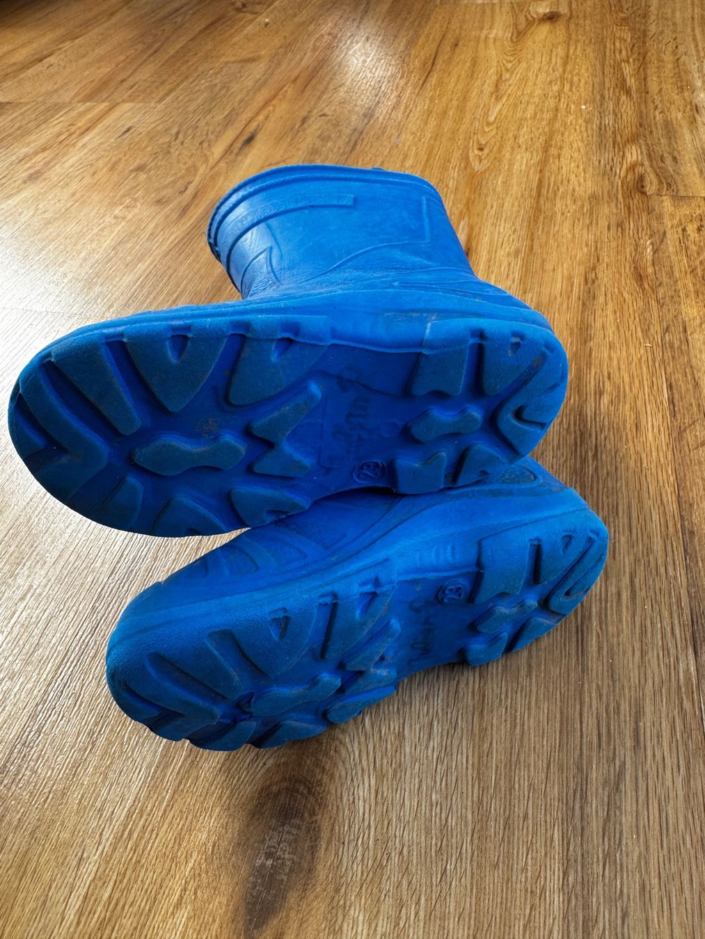 Schuhe für Jungen: Blaue Gummistiefel, Grösse 23 – Gebraucht aus Basel von spassbremse 2