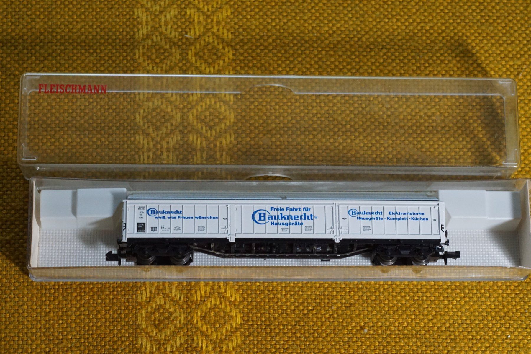 Fleischmann Modellini di ferrovie: Fleischmann Güterwagen Bauknecht Spur N – Usato da Gränichen venduto da iknow