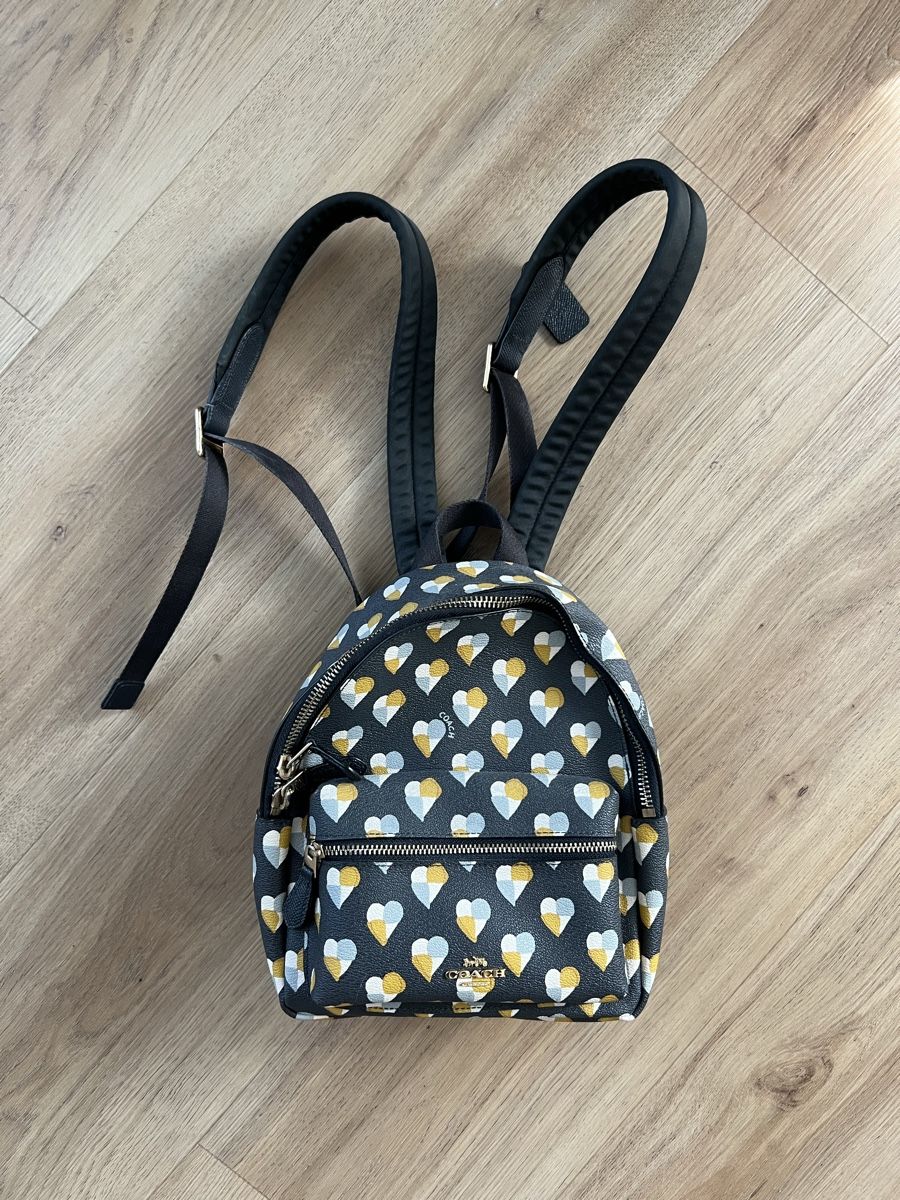 Coach Zaini: Süsser Coach Rucksack mit Herzchen Muster – Usato da Bad Zurzach venduto da Heugumper7 3
