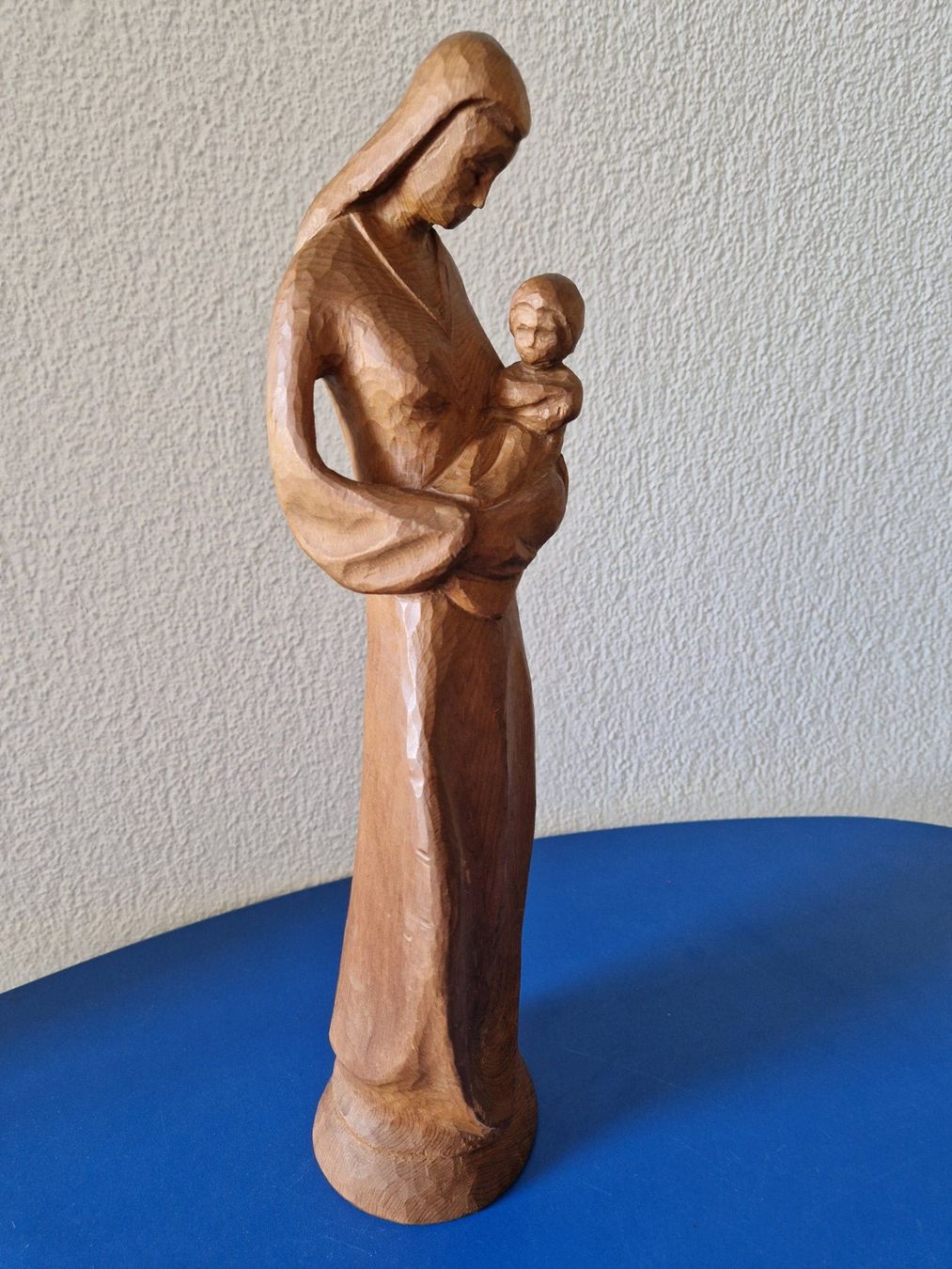 Sculptures & Statues: vintage Holz Skulptur Mutter mit Kind – D'occasion à Münchenbuchsee par Aare22
