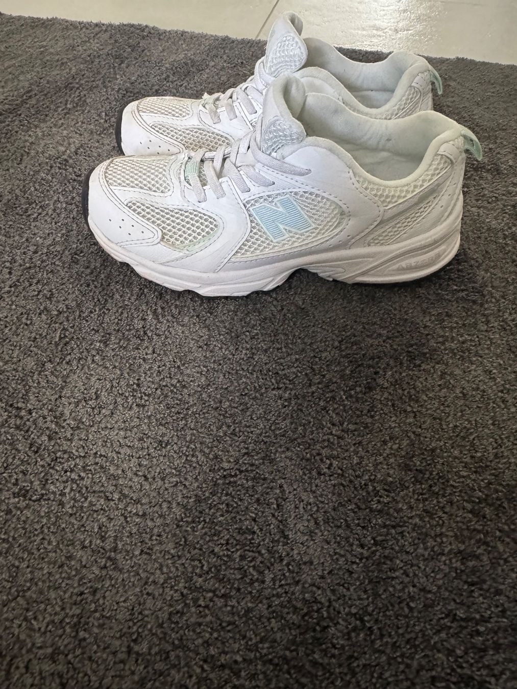 New Balance Chaussures hommes: New Balance Sneaker Grösse 33 – D'occasion à Dietikon par flu_5vzg