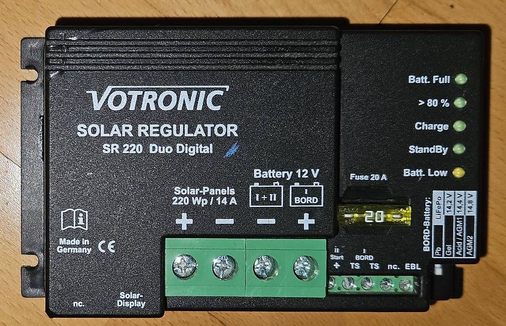 Caricatori & Batterie: SolarLadeRegler Votronic SR220 Duo Digital – Usato da Zunzgen venduto da Captkeen