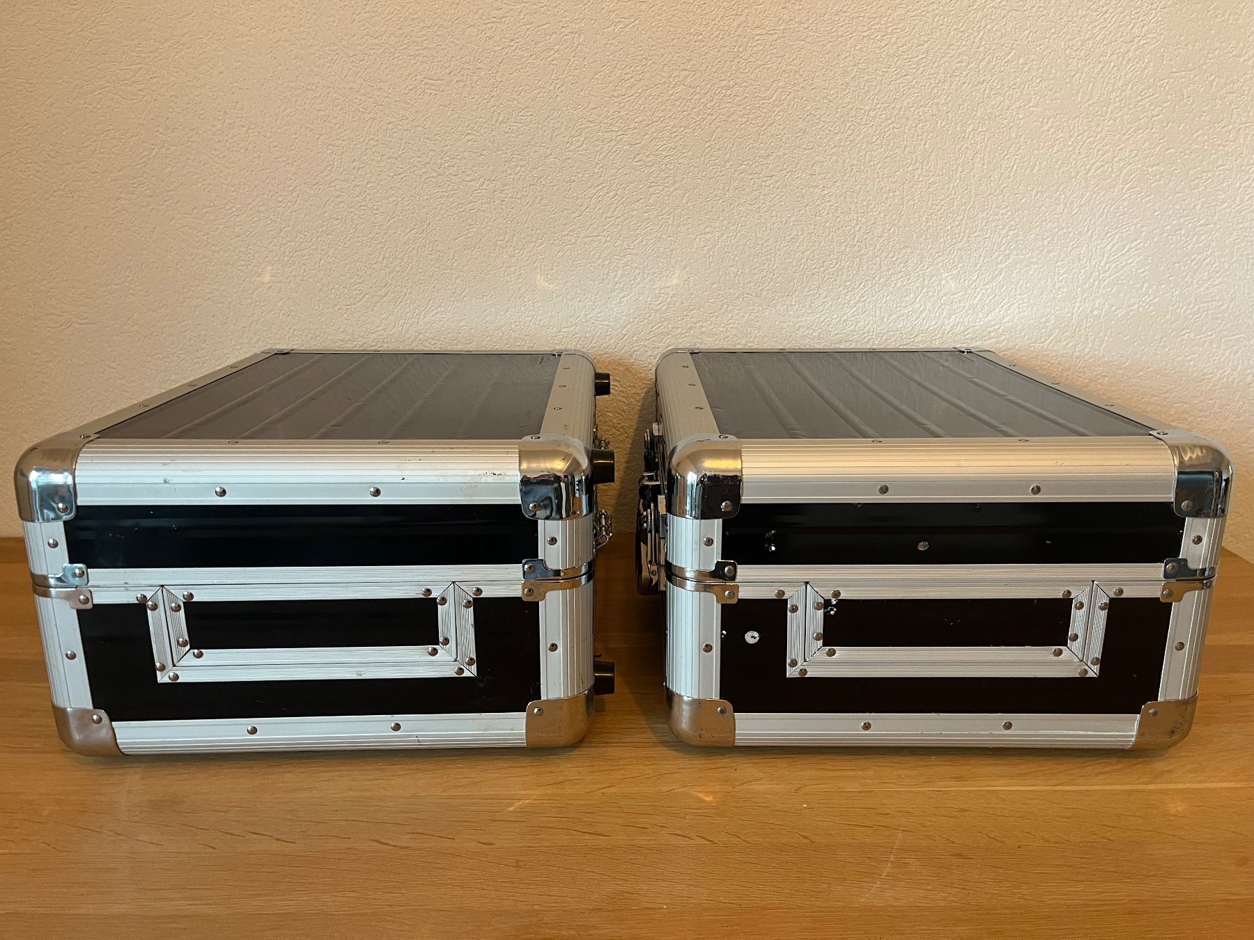 Valigie: Flightcase, box de transport, valise – Usato da Delémont venduto da Taccos 1