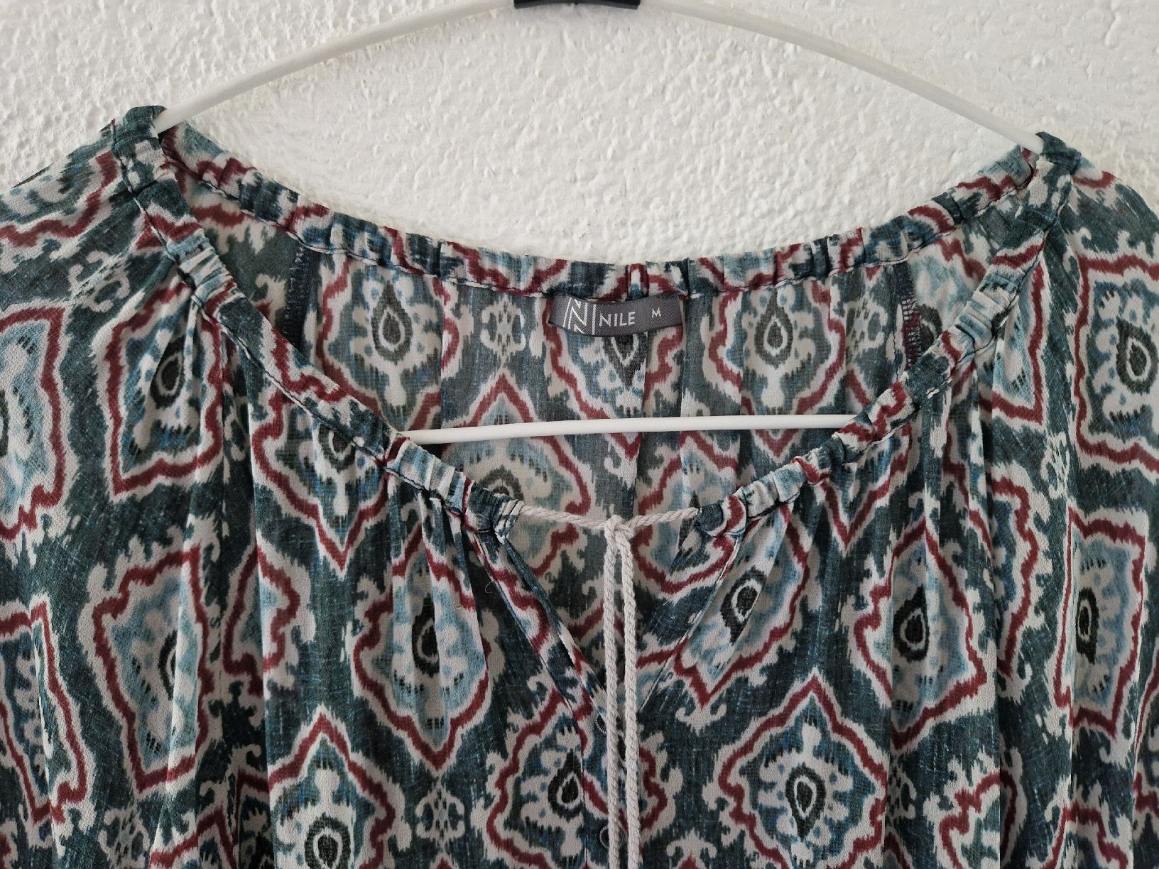 Nile Blusen: Bluse NILE Grösse M, 100% Viscose – Gebraucht aus Kloten von somsing 2