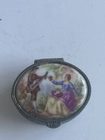 Dose Dose mit Porzellan Deckel mit Szene bemalter Deckel(S13