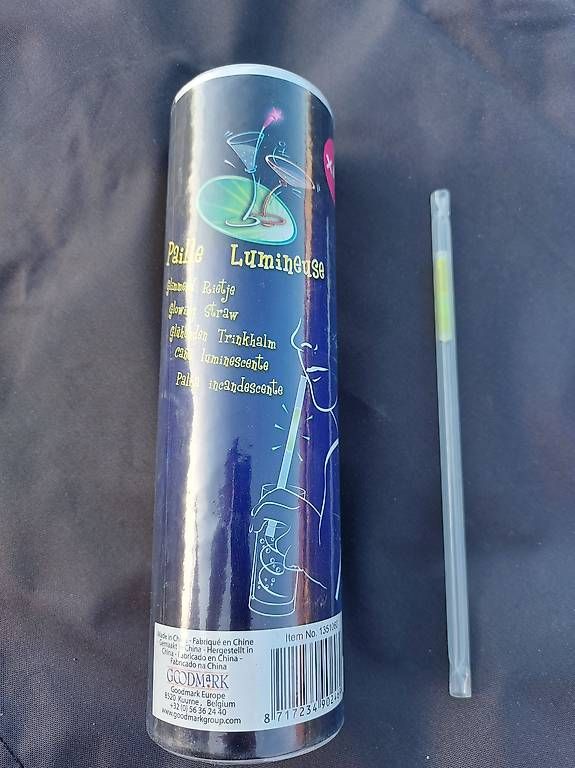 Tutte le decorazioni: Leuchtröhrli – Usato da Ottikon venduto da nag-champa77 1