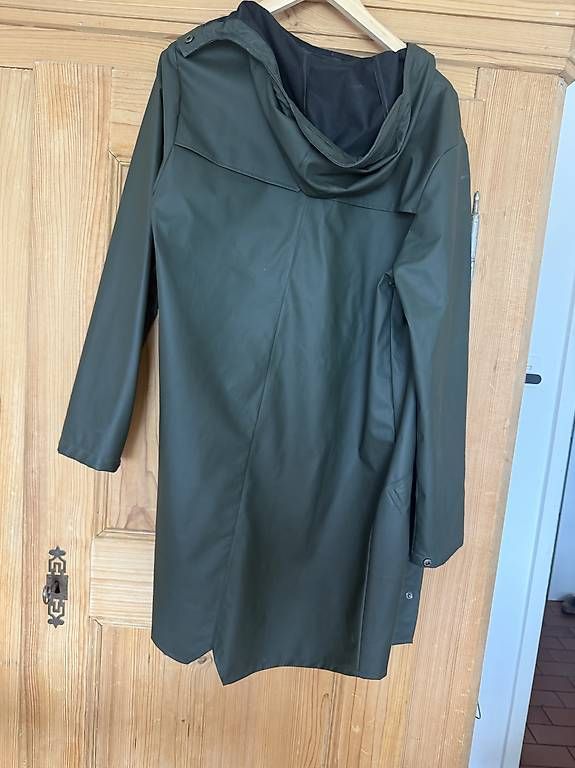 Vestes: Regenjacke Rains – D'occasion à Zürich par Angela_Chloe 1
