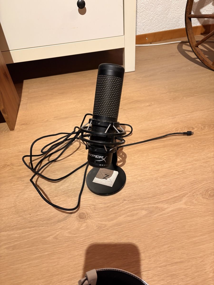 Hyperx Mikrofone: hyper x quadcast gebraucht (staubig) – Gebraucht aus Embrach von rob_y5jm 1