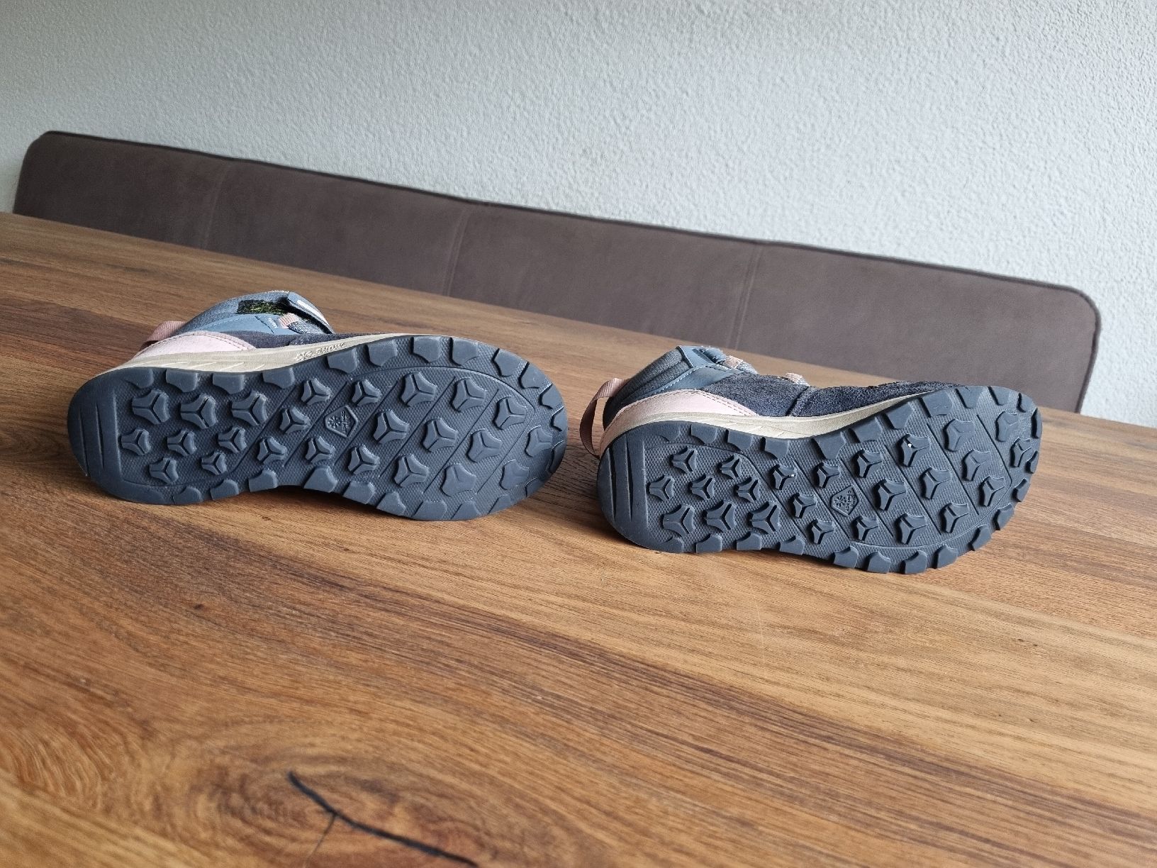 Decathlon Scarpe per ragazze: Winterschuhe Gr.34 Decathlon – Usato da Näfels venduto da Phd534 3
