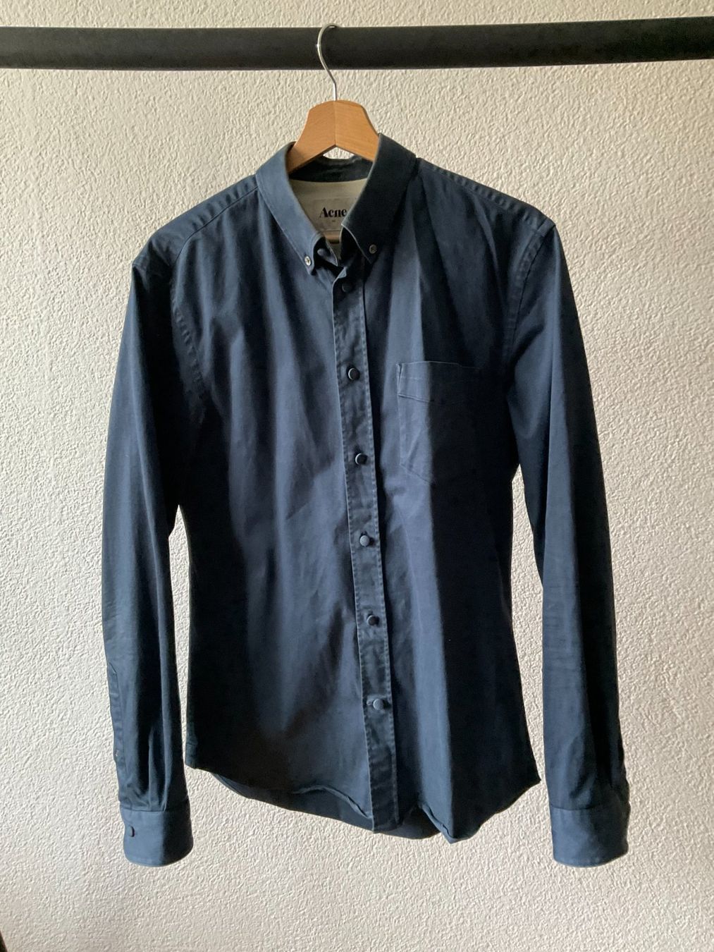 Acne Studios T-shirt: Acne Studios Hemd ISHERWOOD PLAIN Grösse 46 – Nuovo (secondo la descrizione) da Zürich venduto da DavidMoblerbaum 2