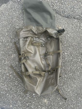 Robuster Militärrucksack - Ideal für Outdoor-Abenteuer!