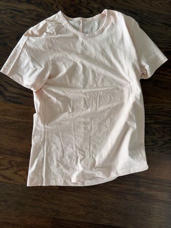 On t shirt baby pink 